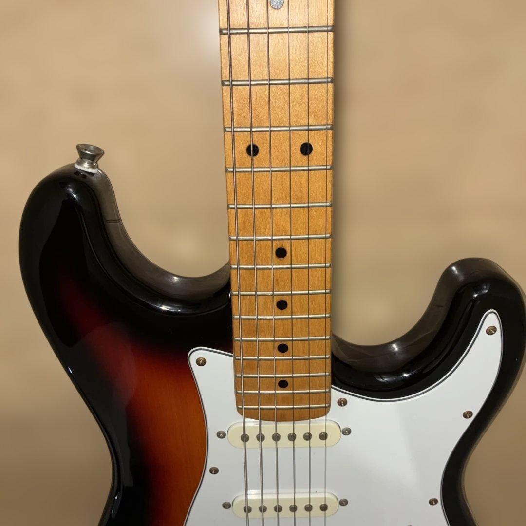 メイプル指板　いい音selder ストラトキャスタータイプ　弦高調整済み　です