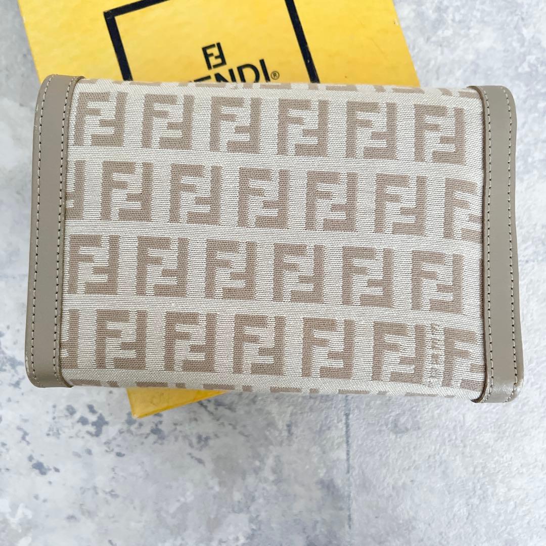 美品✨FENDI ズッキーノ 二つ折り財布 FF ベージュ キャンバス レザー