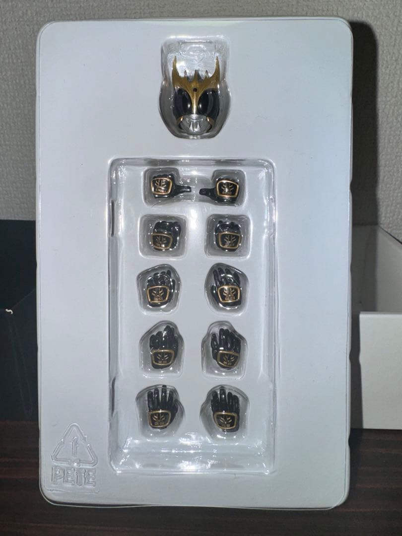 【セール２／12まで！！】仮面ライダークウガアルティメットフォーム