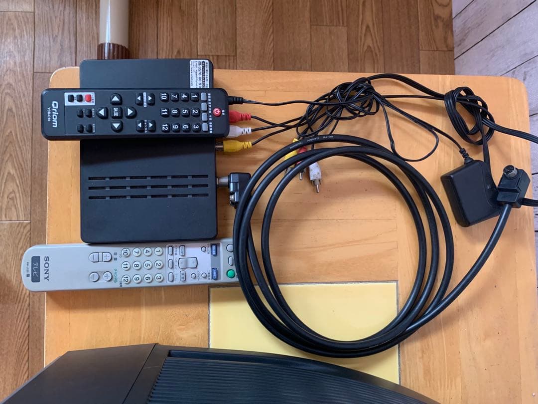 ブラウン管テレビ シルバー 2リモコン付き