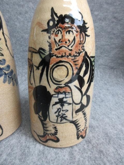 信楽焼大津絵藤娘と鬼の寒念仏図徳利一対 [B28015