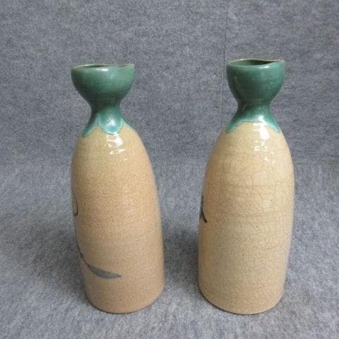 信楽焼大津絵藤娘と鬼の寒念仏図徳利一対 [B28015