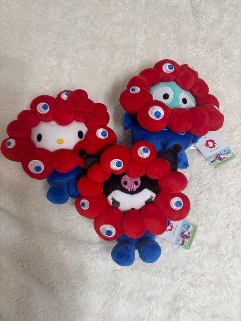 ミャクミャク×サンリオコラボ　ぬいぐるみ　Mサイズ