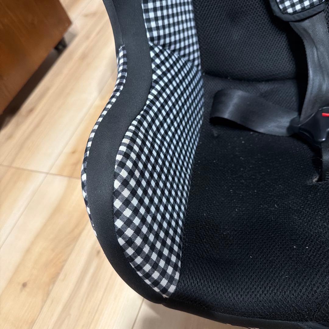 早い者勝ちJoie チャイルドシート ブラック チェック柄