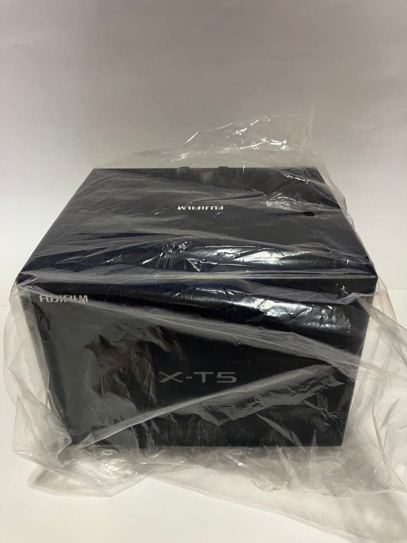 【新品未使用未開封】フジフィルム　ミラーレス一眼カメラ X-T5ボディ シルバー