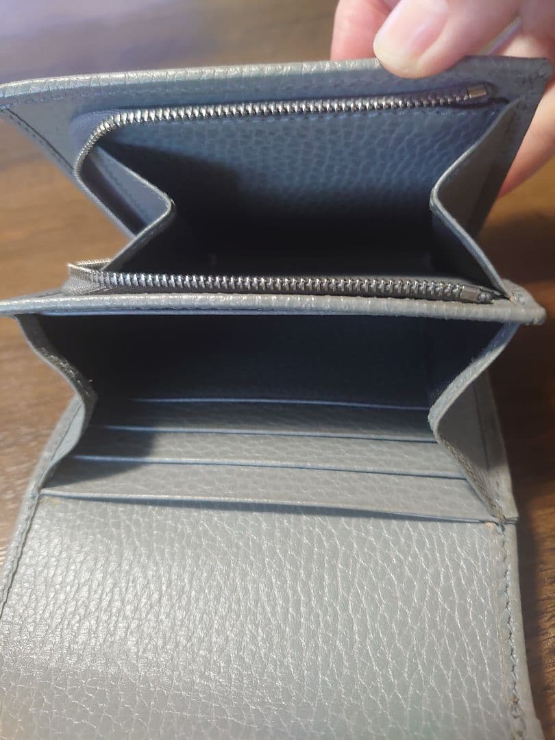 GGロゴ ライトグレー 二つ折り財布