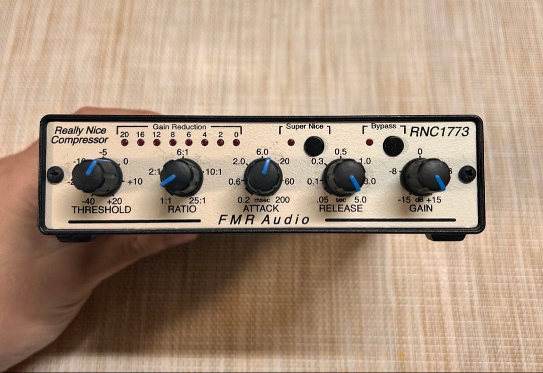 FMR Audio RNC1773(Eバージョン)コンプレッサー
