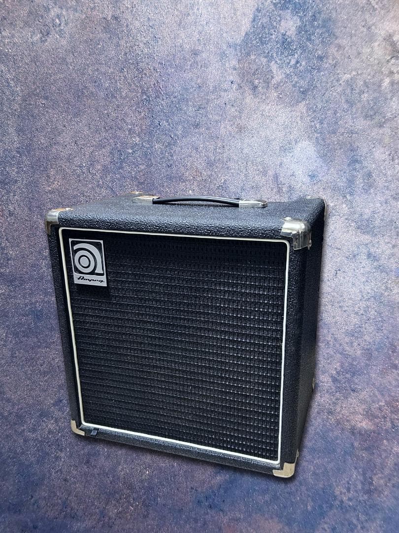 【連休限定値引！】Ampeg BA-108 / ベース用アンプ