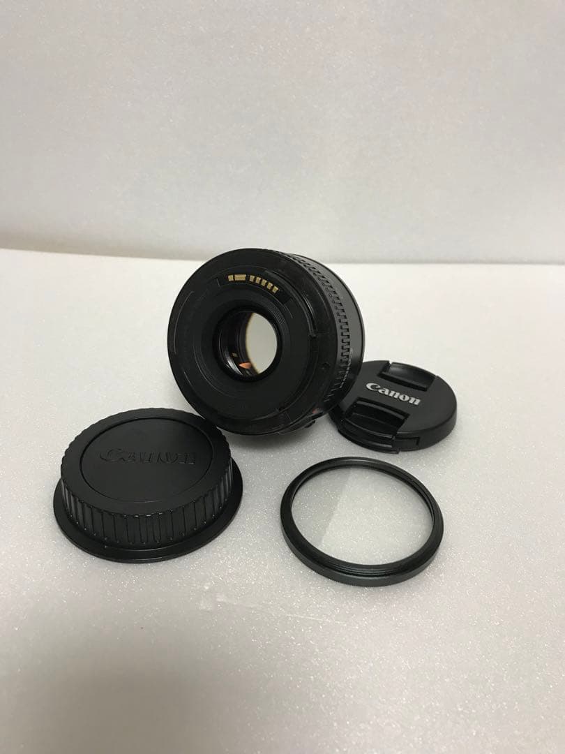 単焦点レンズ　軽量　ボケ キャノン　canon EF50mm F1.8 ii