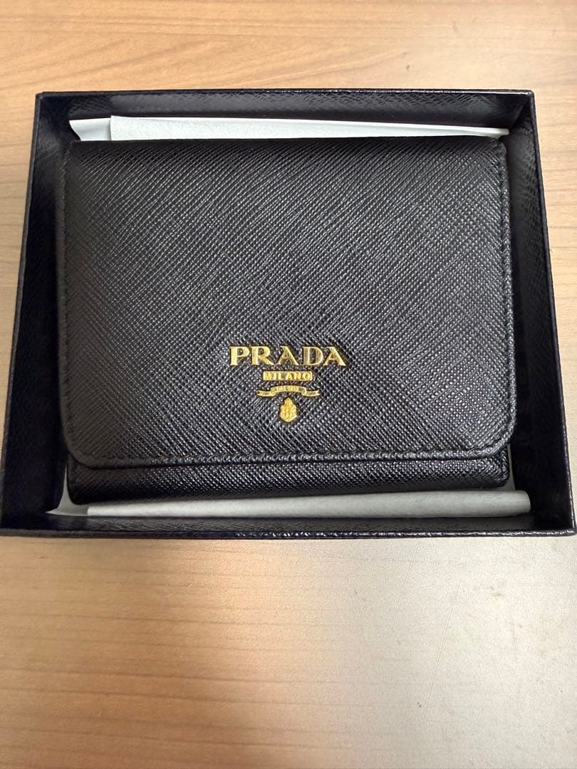 PRADA サフィアーノレザー 三つ折り財布 ブラック