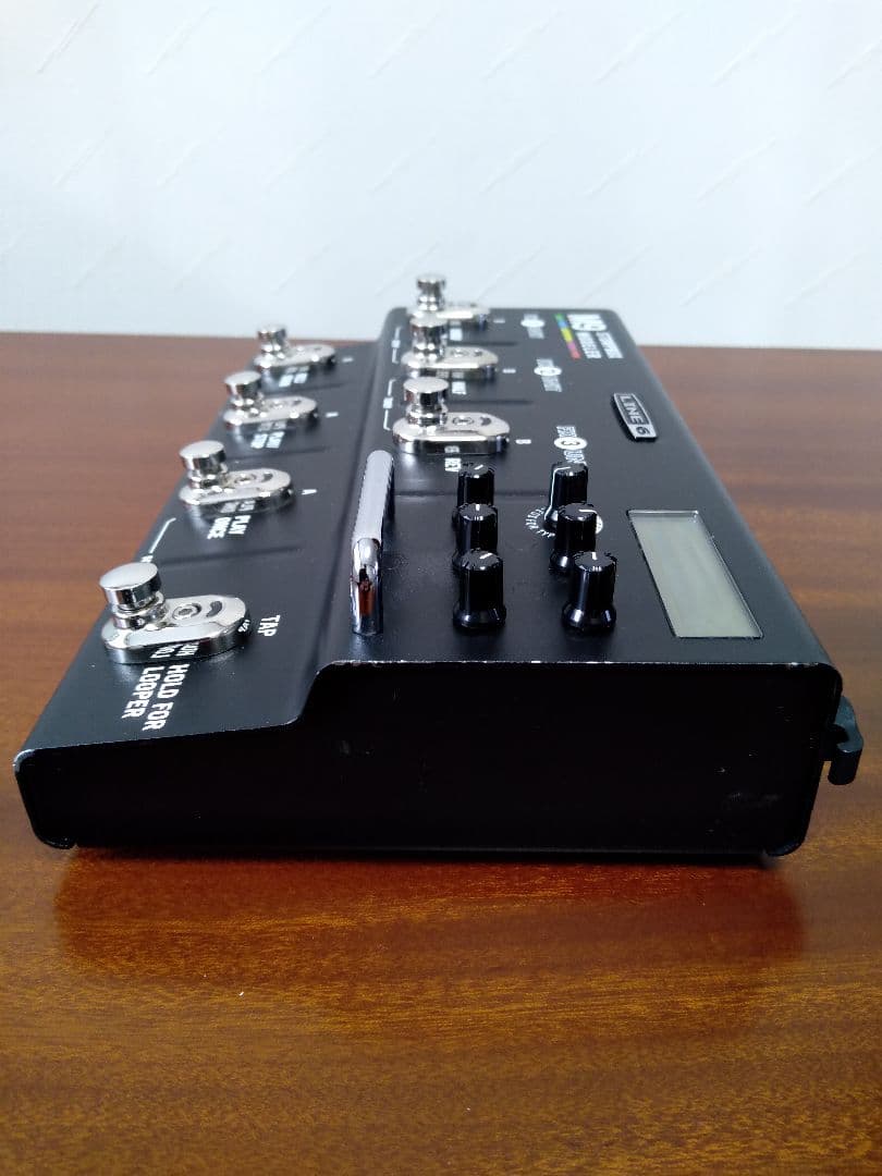 LINE6 M9 Stompbox Modeler (液晶難あり)