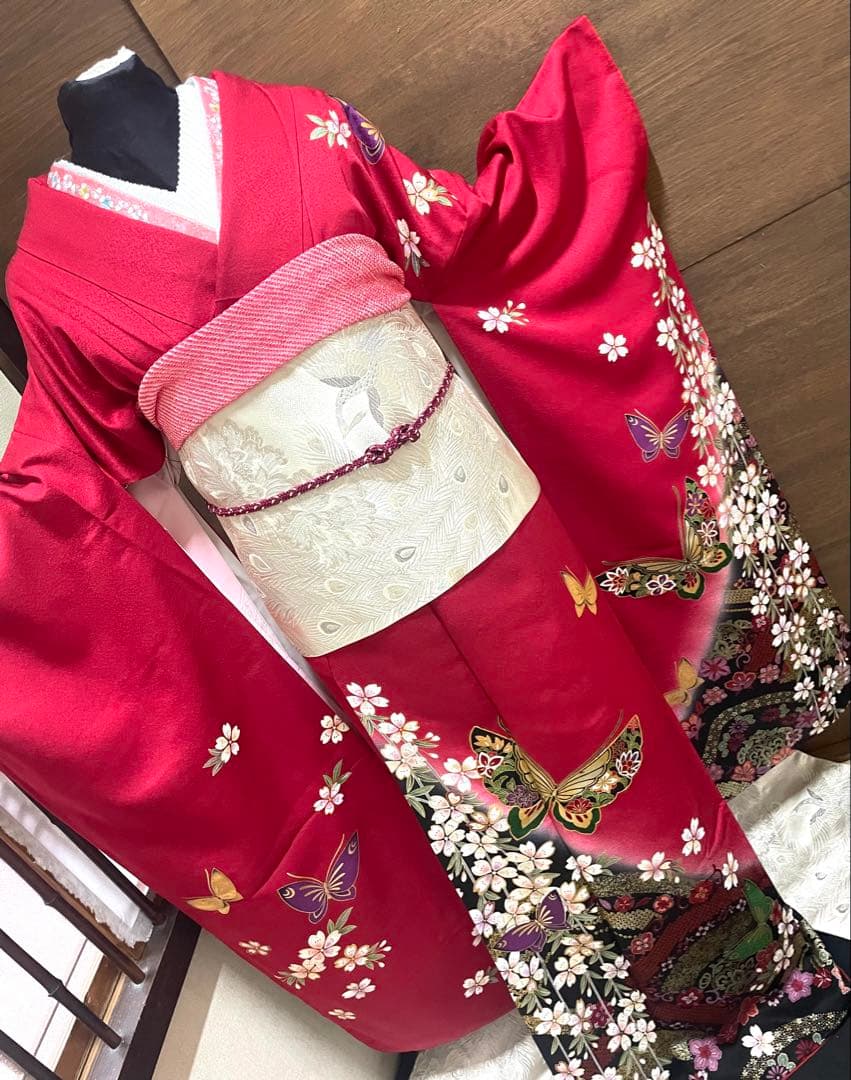 振袖フルセット6点M〜Lサイズ振袖 蝶と花の刺繍　正絹　送料込み