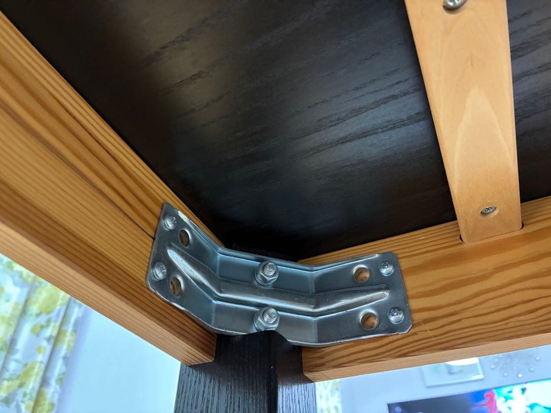 IKEAダイニングテーブル伸縮式4～8人用　ビュルスタ　引取りか発送は相談