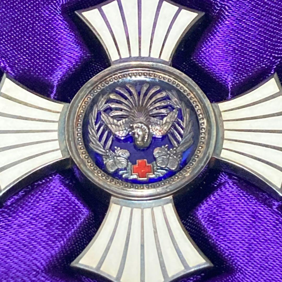 日本赤十字社 銀色有功章 バッジ 明治21年 勲章 徽章 胸章 記章 メダル