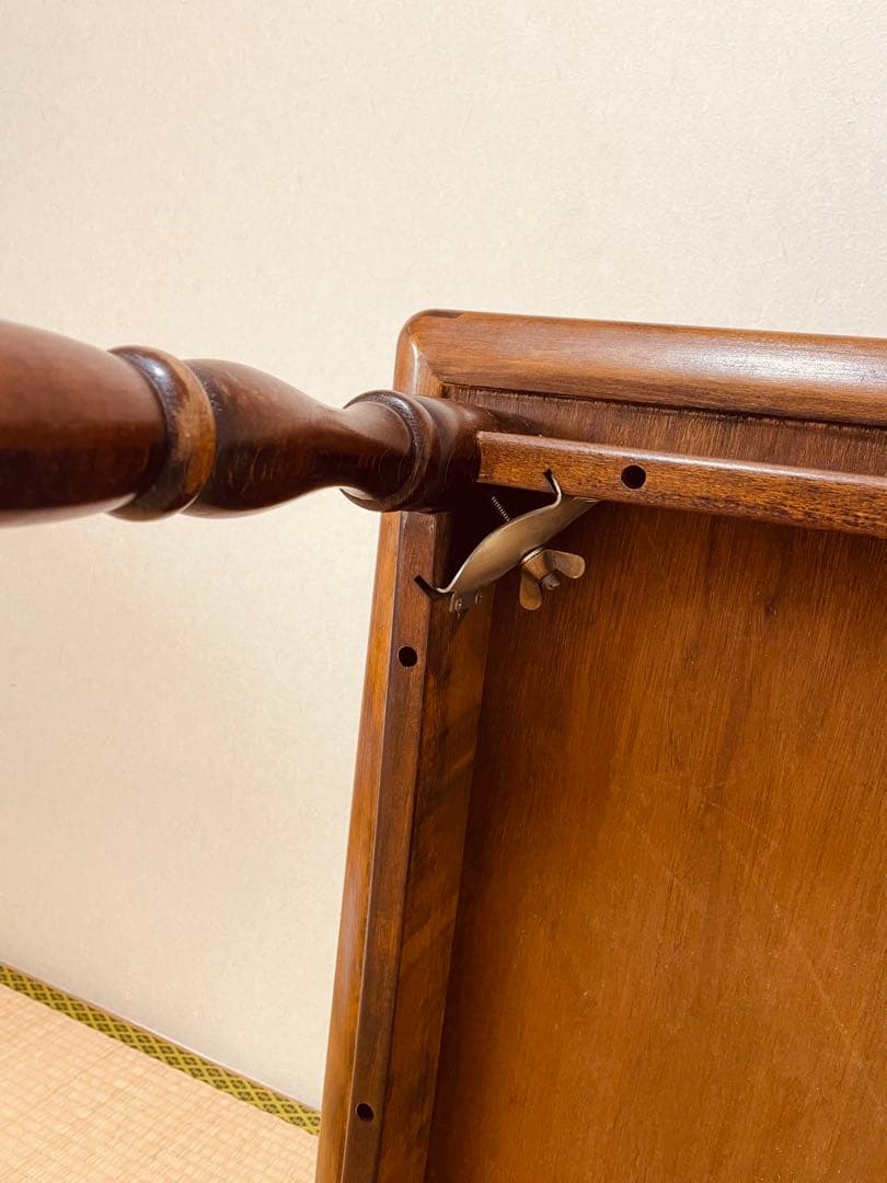 キツツキマーク 飛騨産業　レトロでアンティークなテーブル