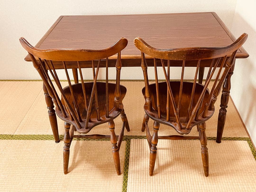 キツツキマーク 飛騨産業　レトロでアンティークなテーブル