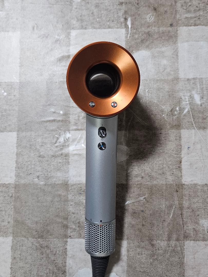 年始限定価格　保証付　ダイソン　メンテナンス済み　dyson hd08　ゴールド