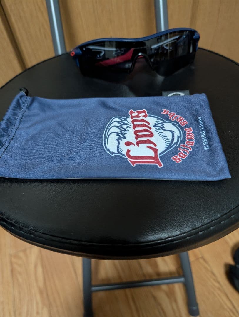 本日限定売り切りセール　オークリー　埼玉西武ライオンズ　モデル　サングラス