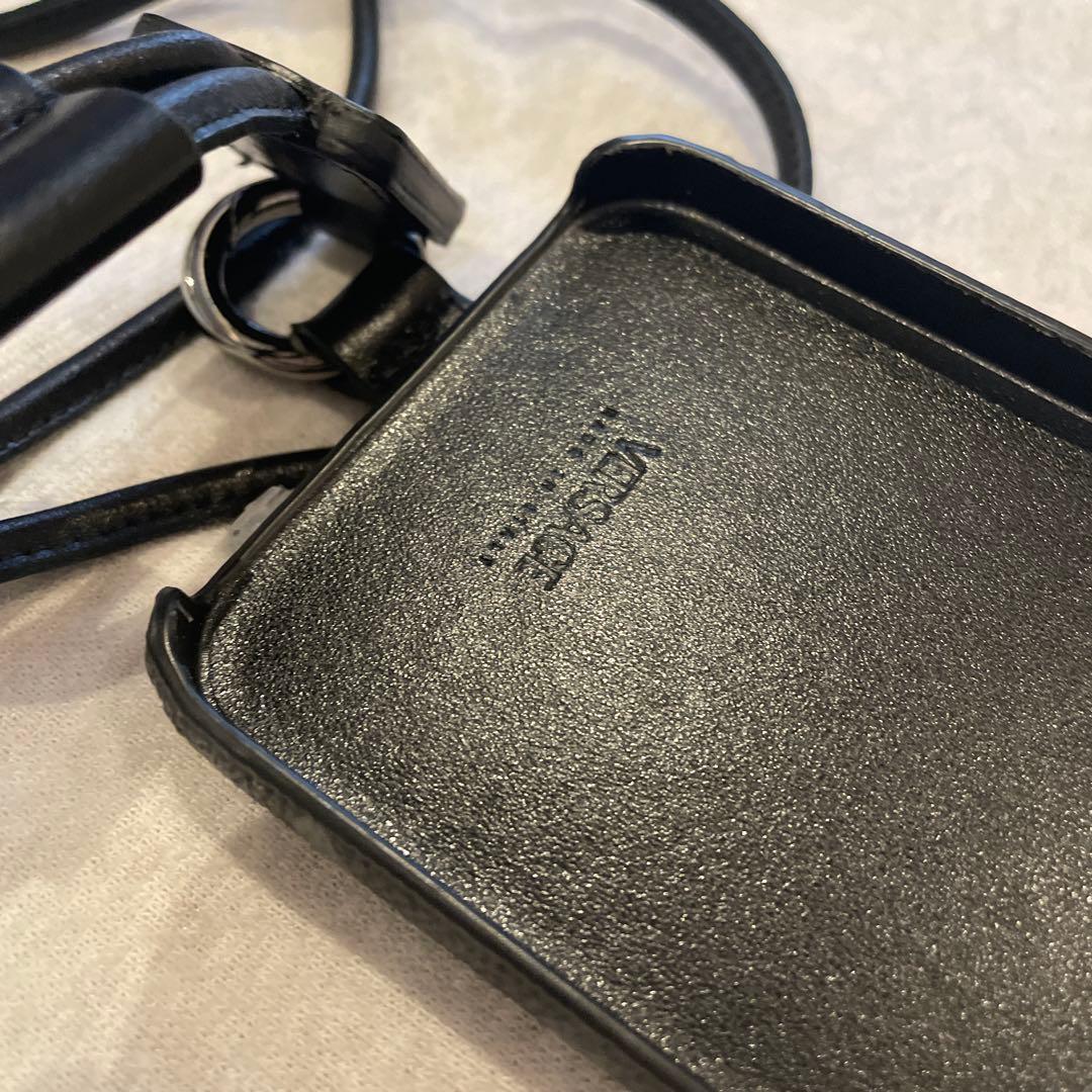 ベルサーチ！幾何学模様 ストラップ付き　iPhone12 ケース