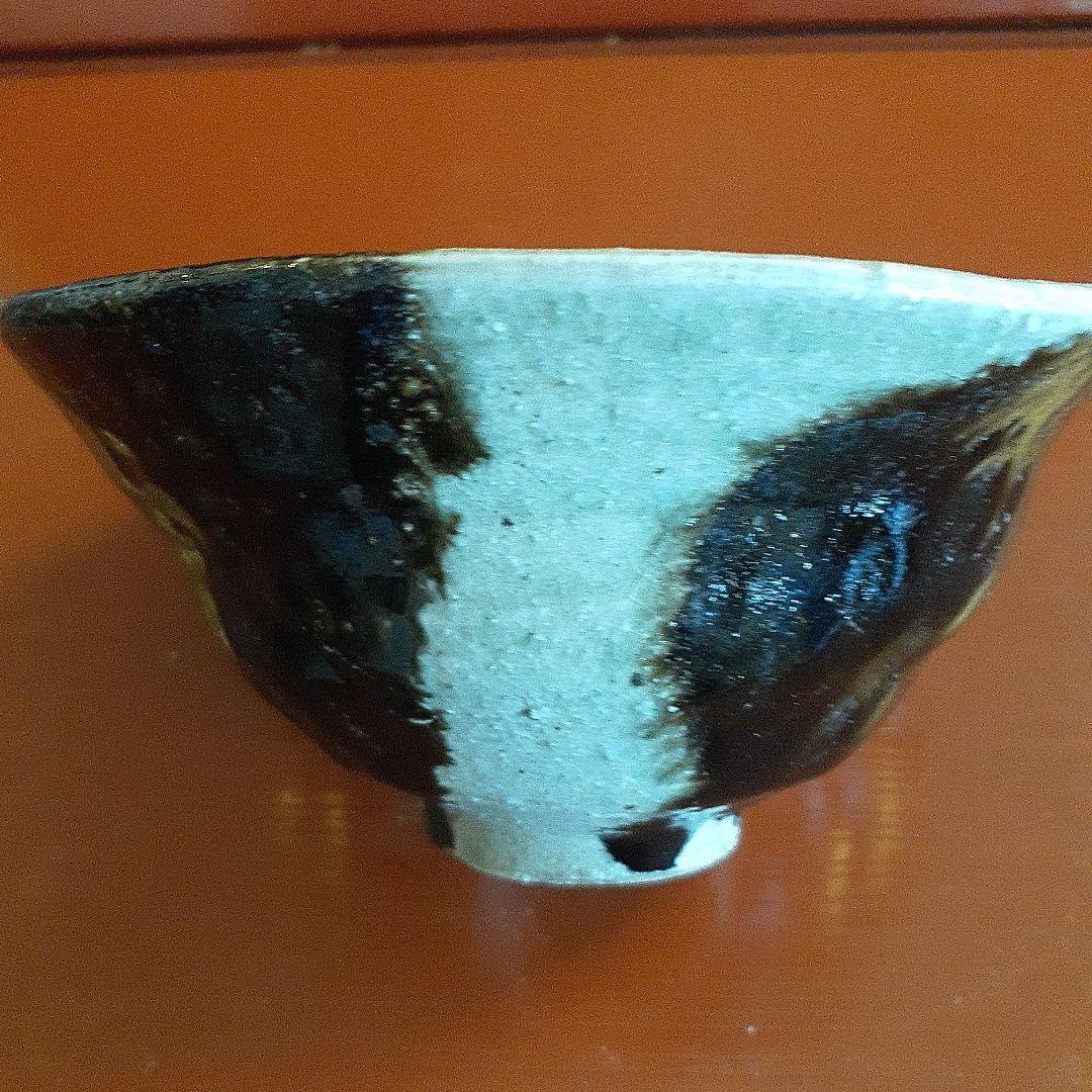 瀬戸黒の掛け分け抹茶茶碗