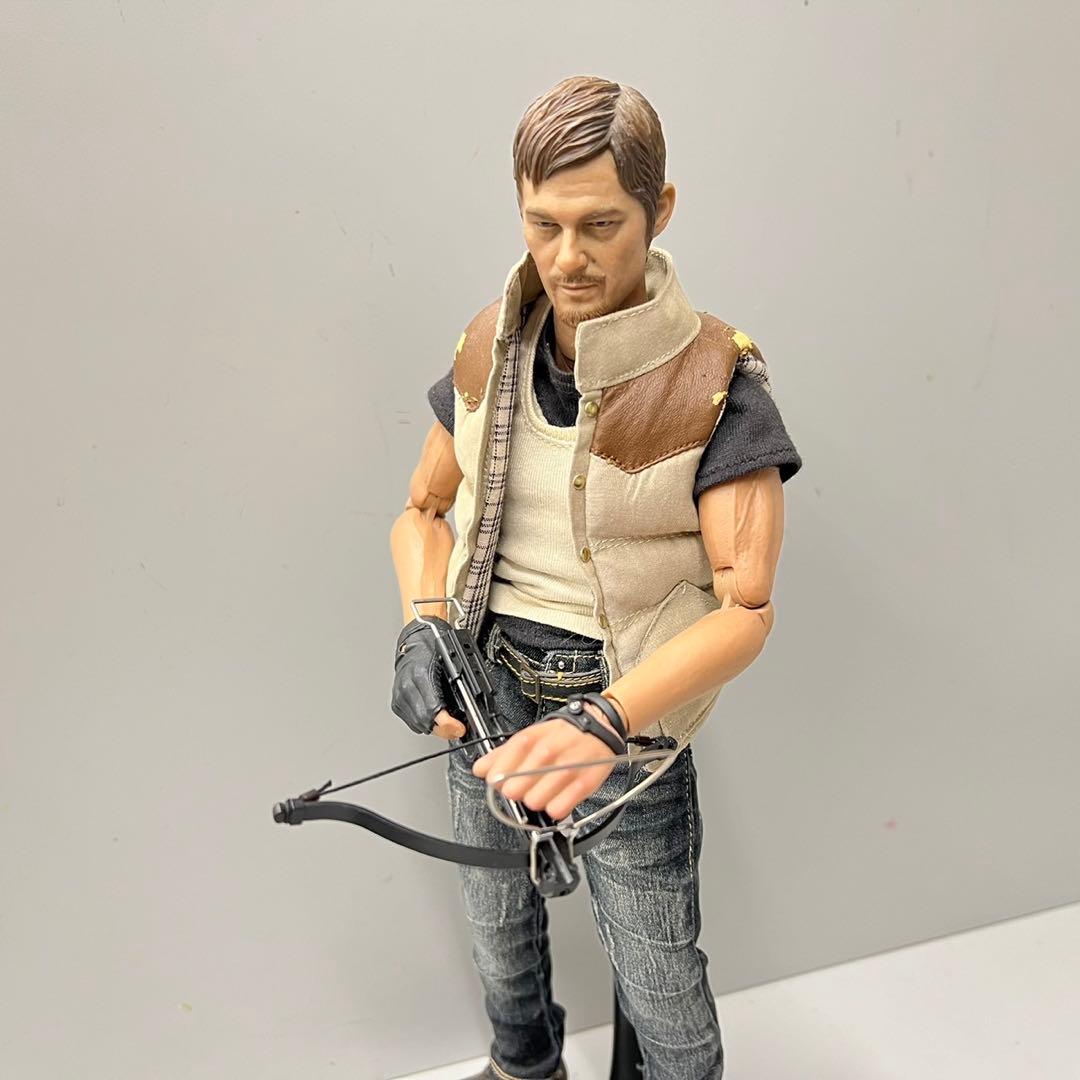 ウォーキングデッド　1/6 フィギュア ダリル