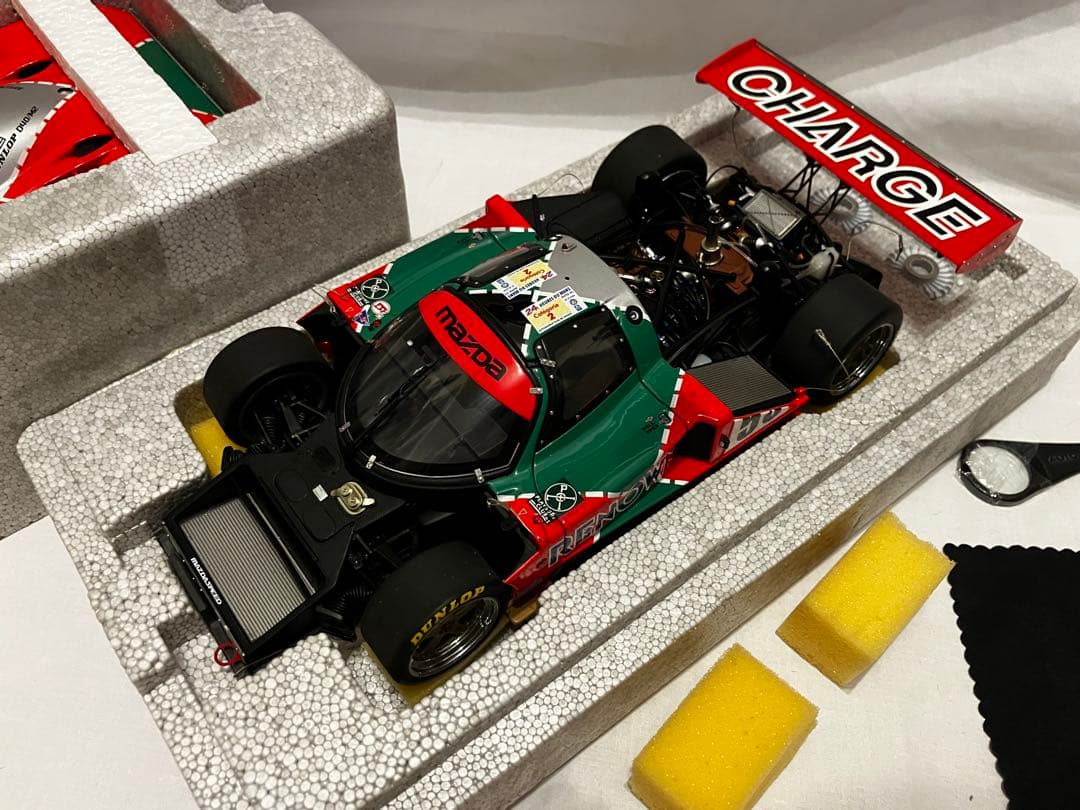 オートアート　シグネチャー　MAZDA 787B 1/18
