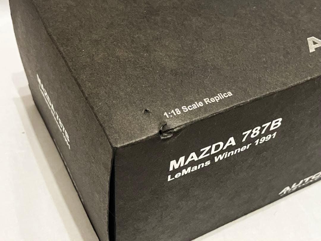 オートアート　シグネチャー　MAZDA 787B 1/18