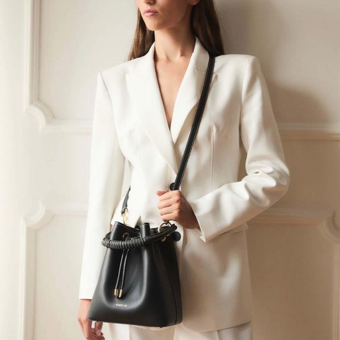 新品！ ブラック バケットバッグ