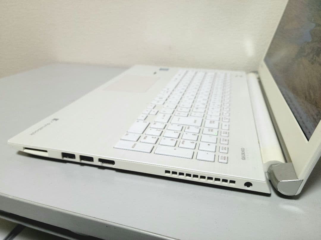 東芝 Dynabook T75 i7-7500U/8GB/1TB/office