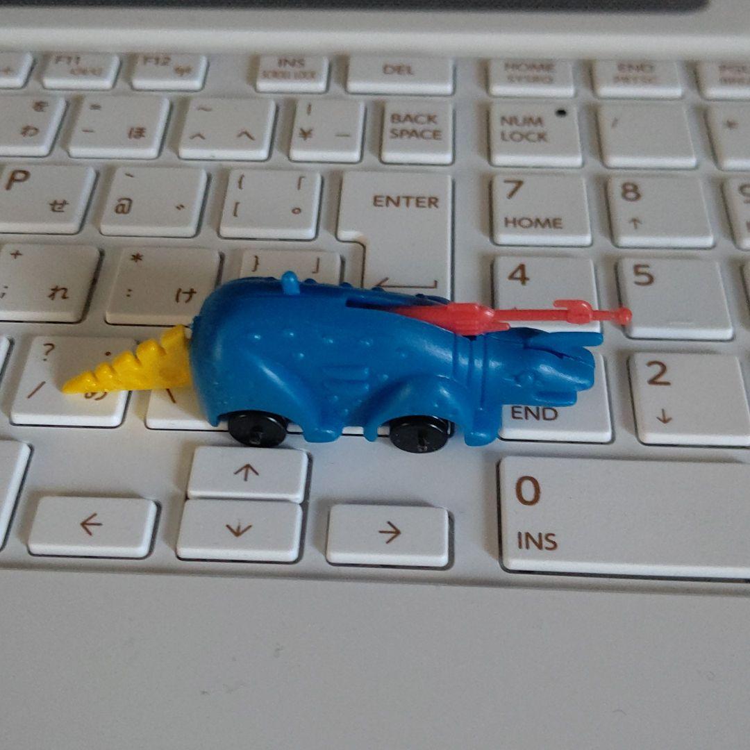 グリコおまけ　昭和レトロ　恐竜　車　戦闘