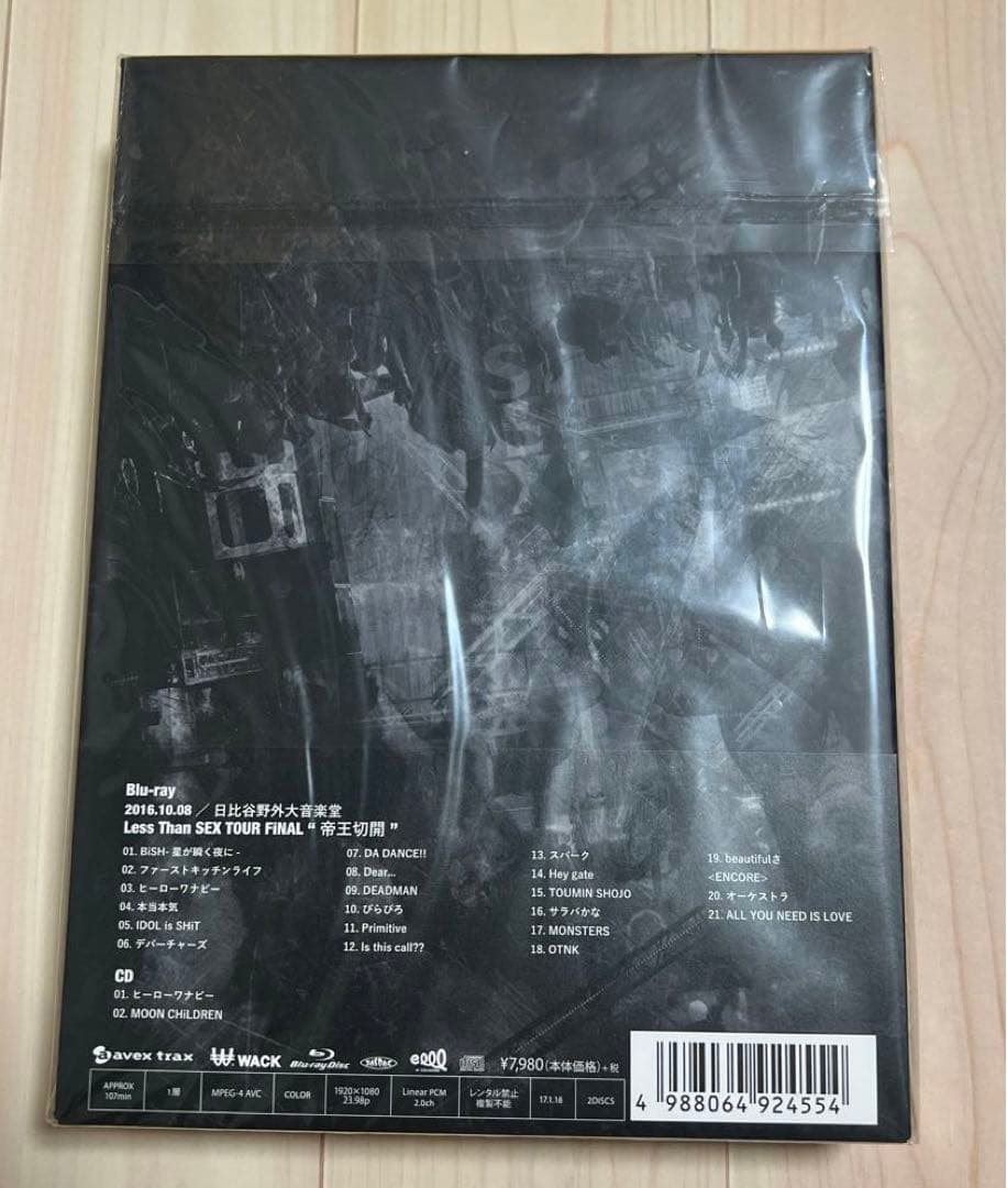 【初回盤・美品】LESS THAN SEX TOUR FiNAL帝王切開