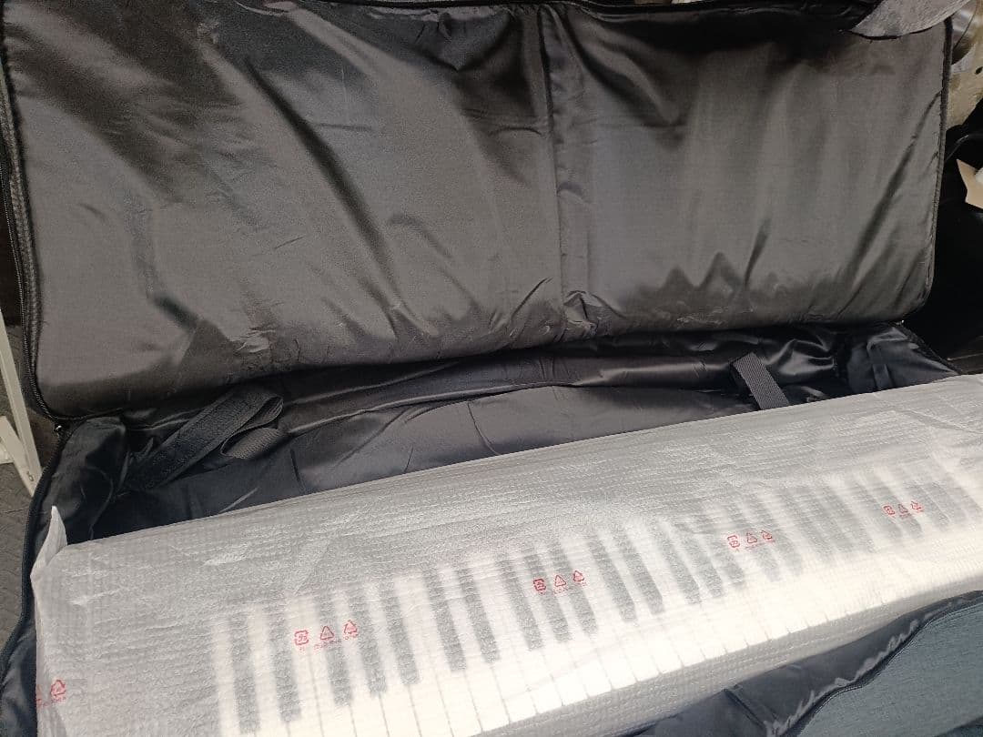 Yamaha piaggero NP-12 電子ピアノ ケース、ペダル付き