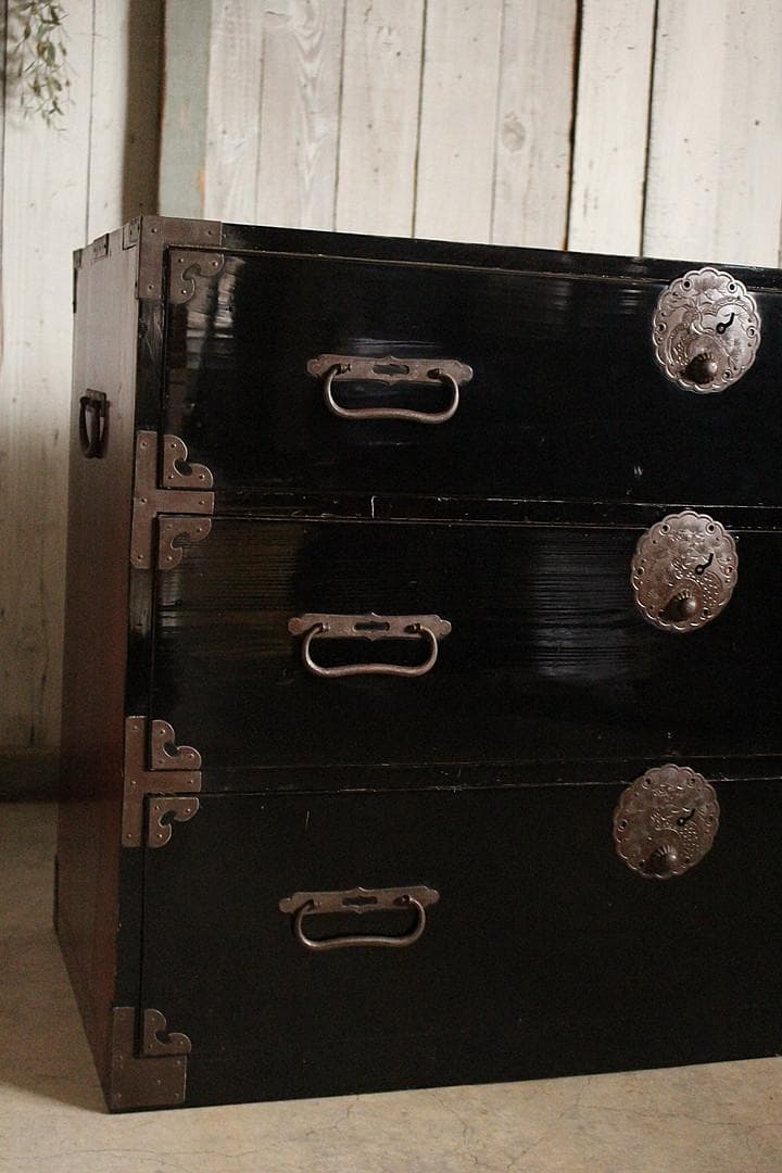 綺麗な丸金具庄内箪笥　3段　中桐　タンス　収納　古家具　古民家　時代家具