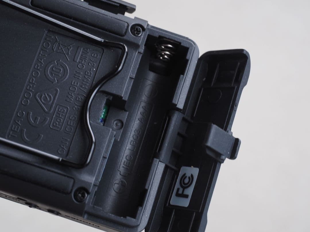 TASCAM DR-10L ポータブルレコーダー