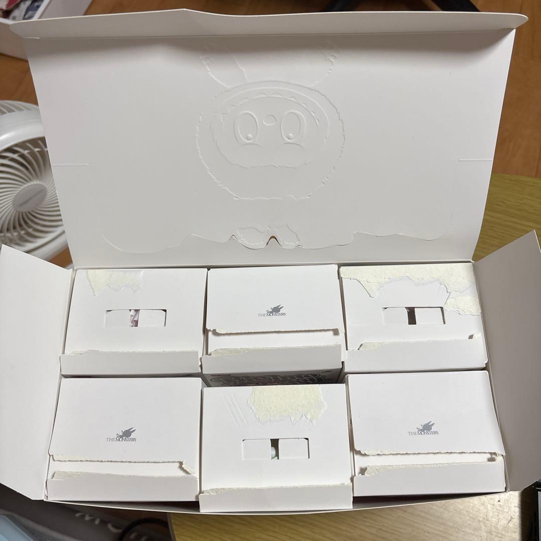 labubu ラブブ　pop mart big into energy