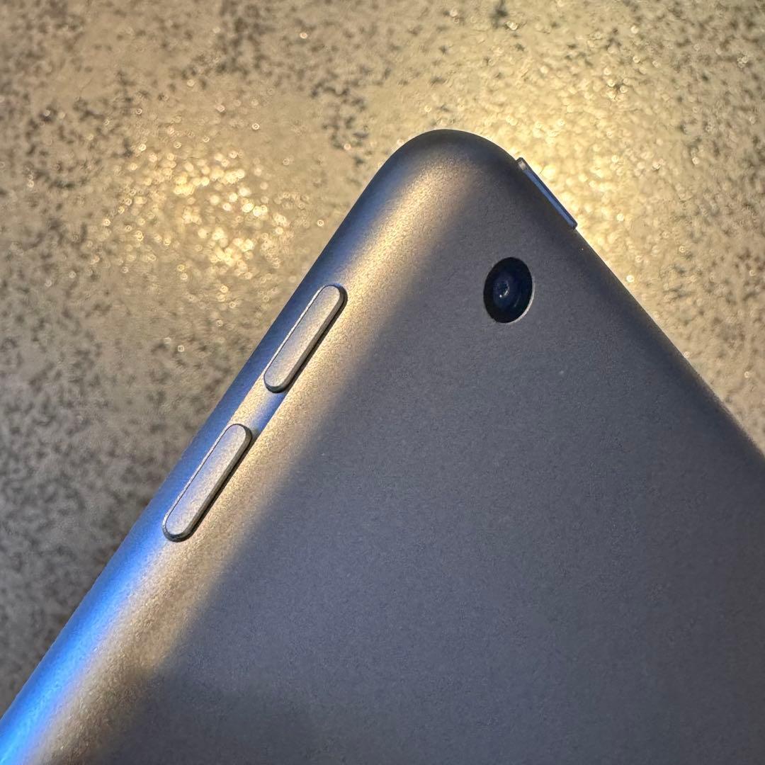 iPad8 第8世代 32GB WIFIモデル　スペースグレー