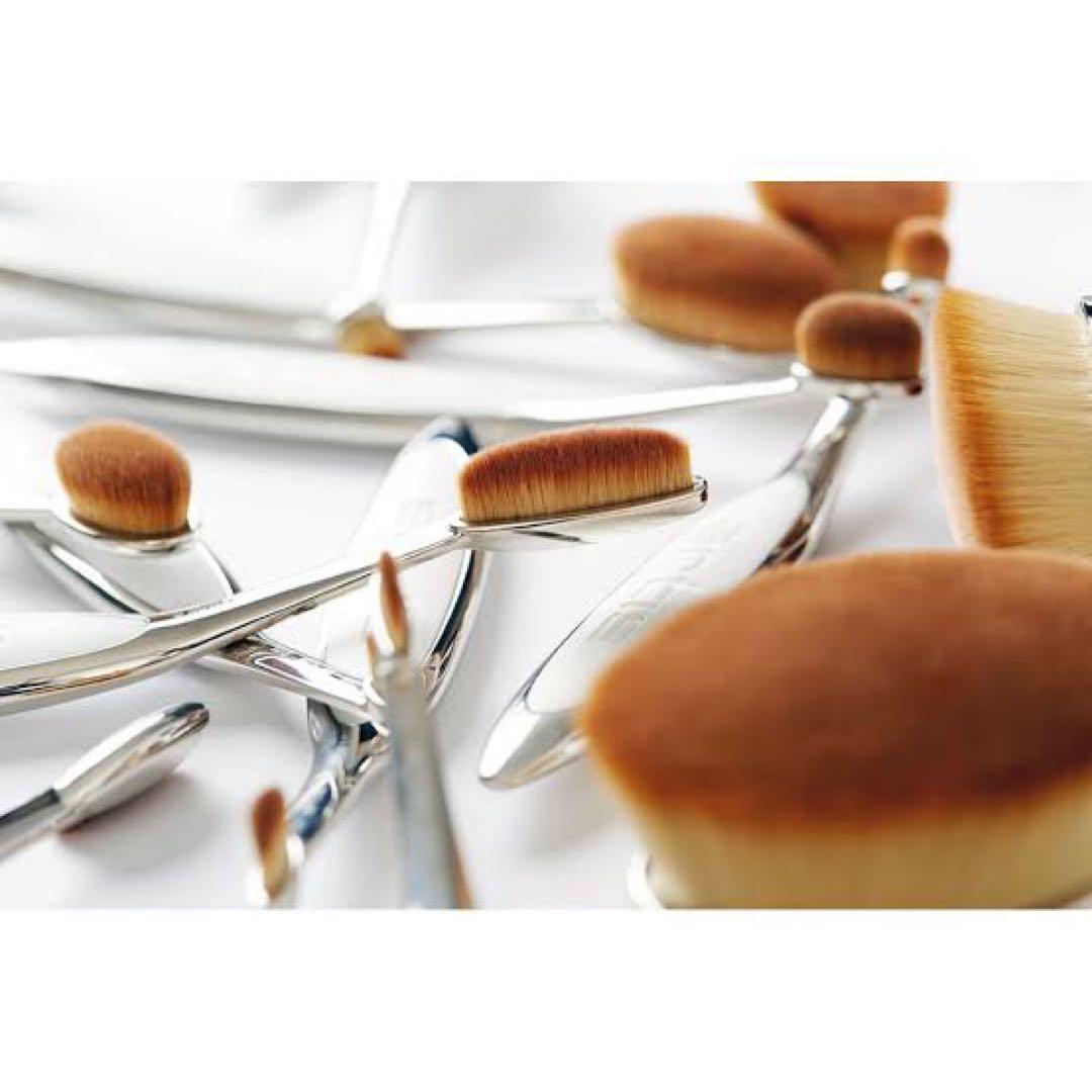 アーティスメイクアップブラシ新品未開封⭐️TV放送簡単時短プロartisオーバル6