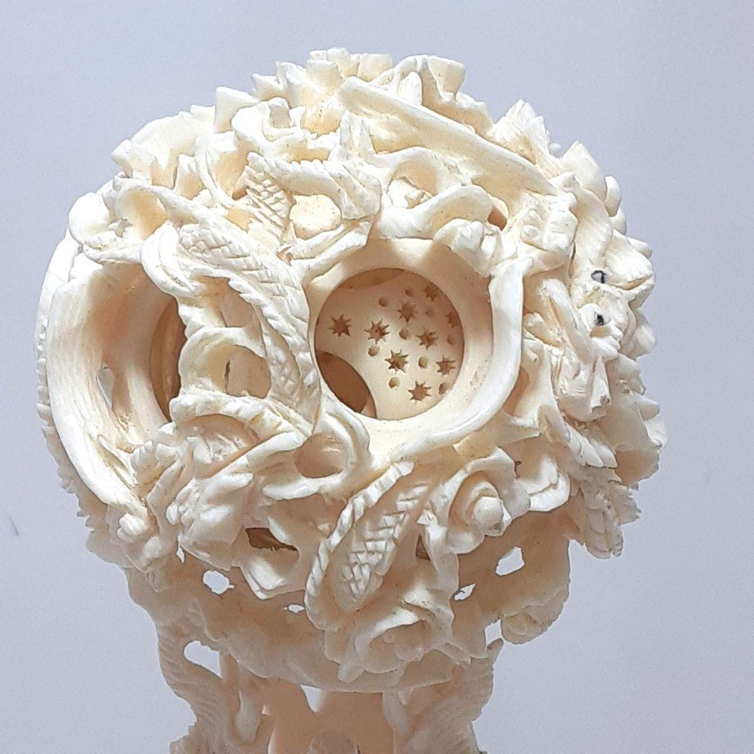 Y1299 高級彫刻 高級彫刻 細密彫 天球 象彫刻台座 総重量164.7g