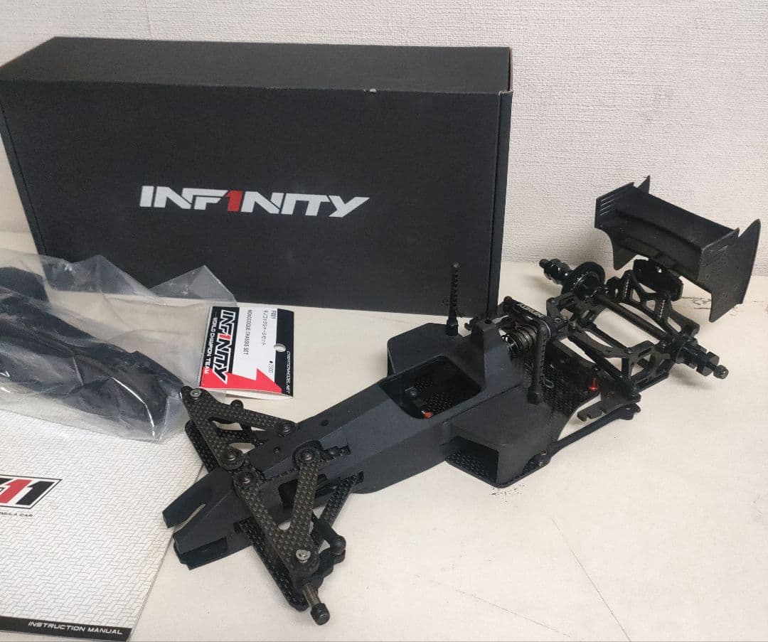 インフィニティ IF11 Ｆ1シャーシ スペアモノコック付き