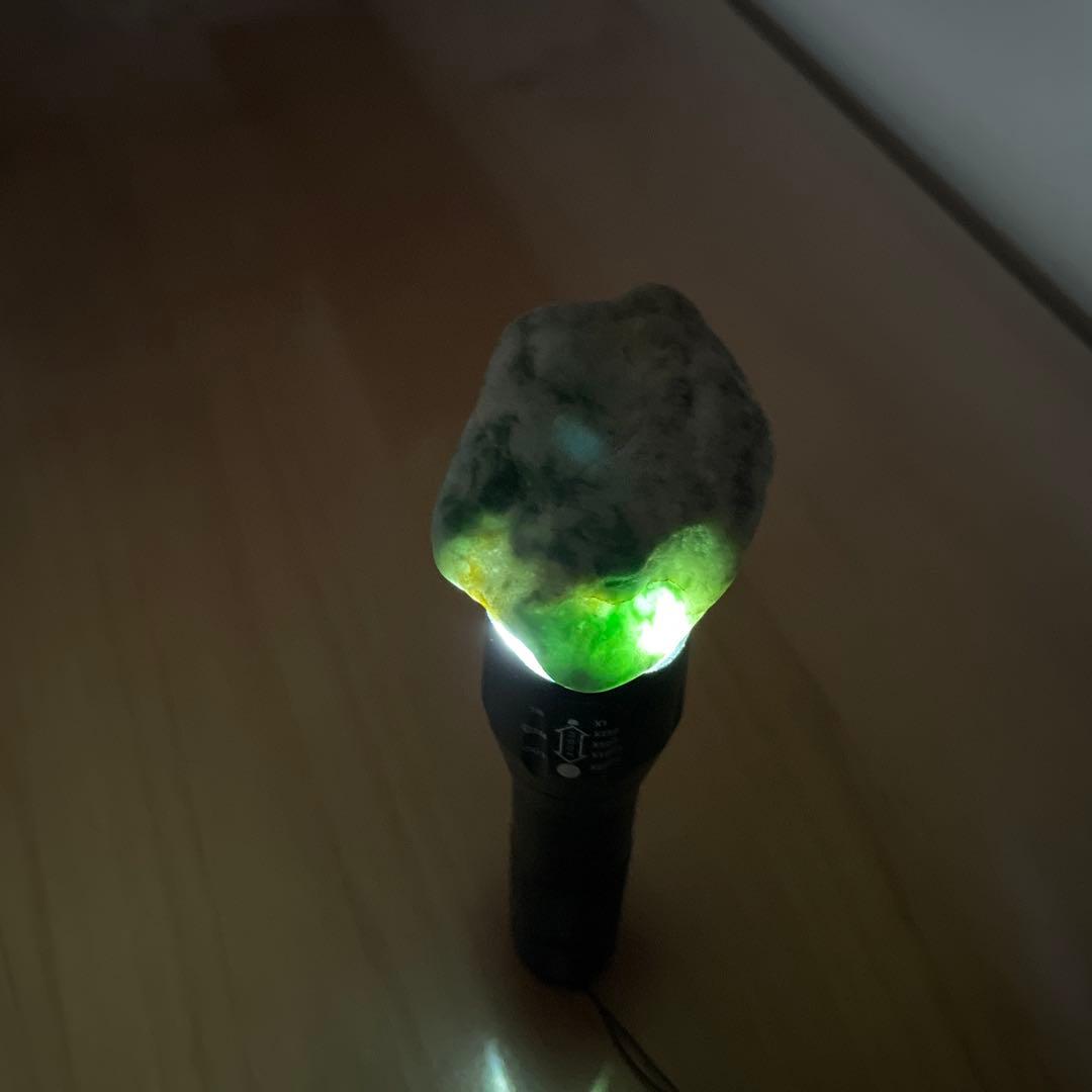 【国産鉱物】糸魚川翡翠　（海石）