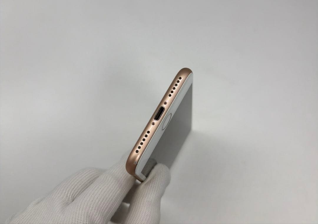 iPhone 8 64GB SIMフリー