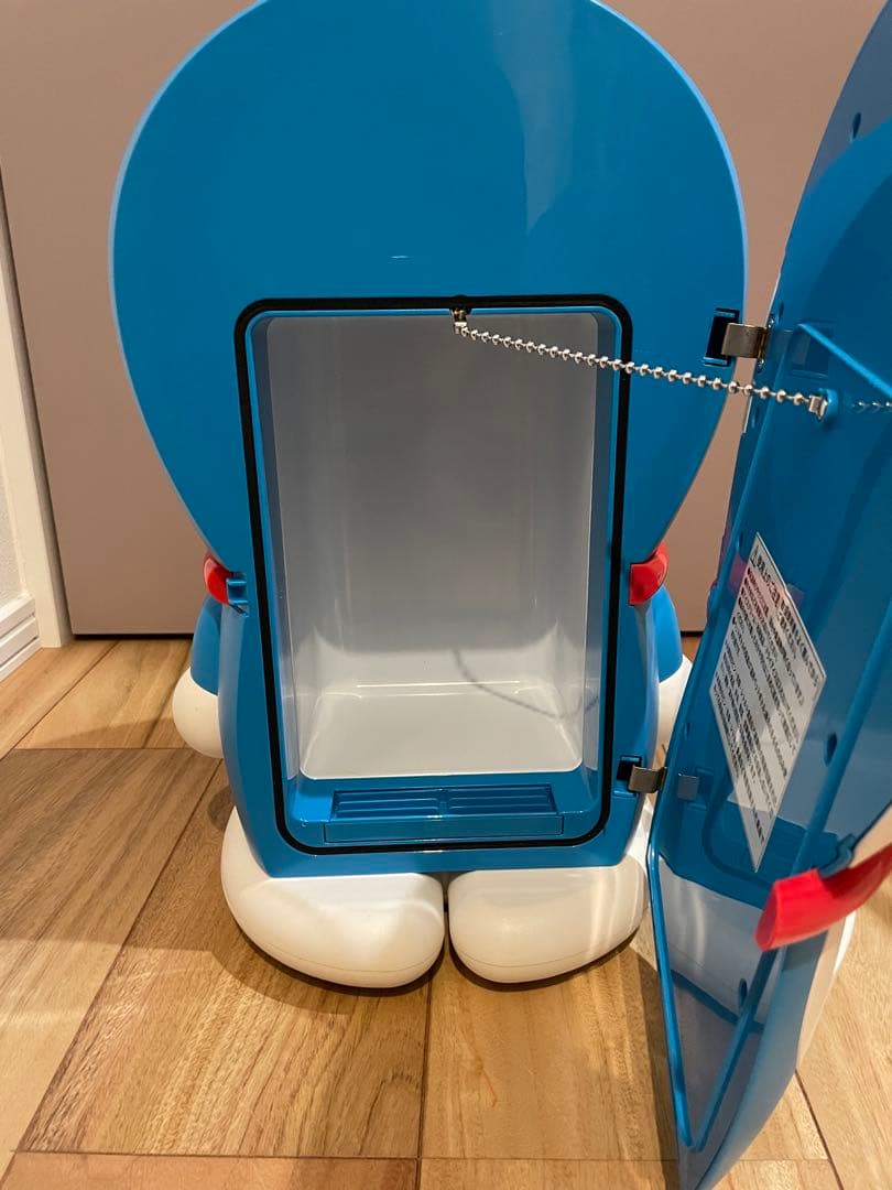 【美品、新品未使用】ドラえもん冷温庫 約30cm 非売品