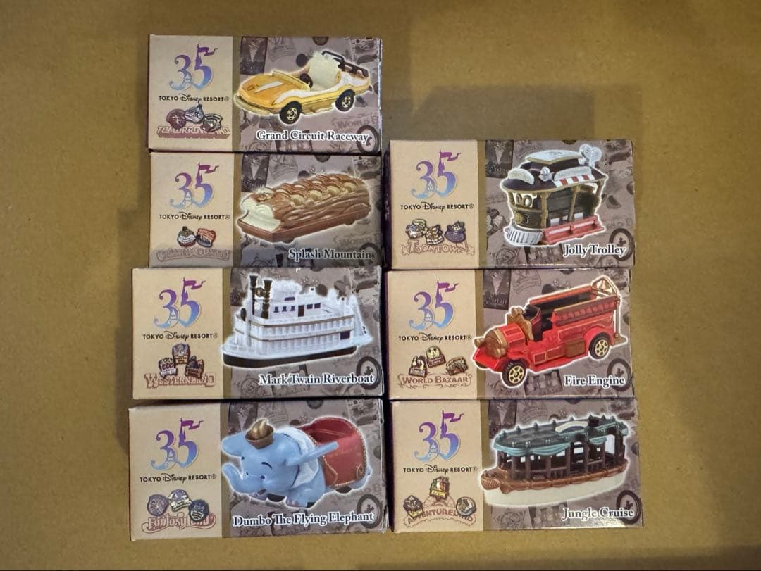 ま*こ様 【限定品】TDR 35周年 ディズニートミカ 空飛ぶダンボ その他7点