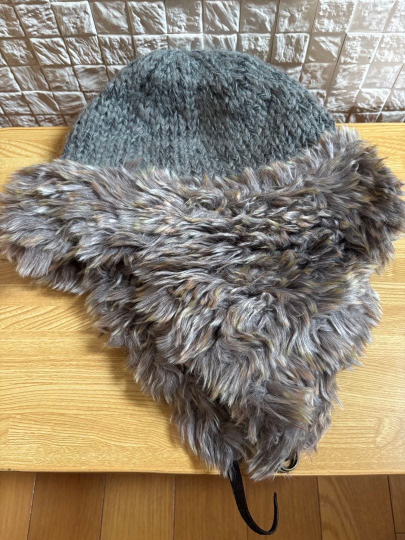 キャピタル KAPITALファーとニットの帽子