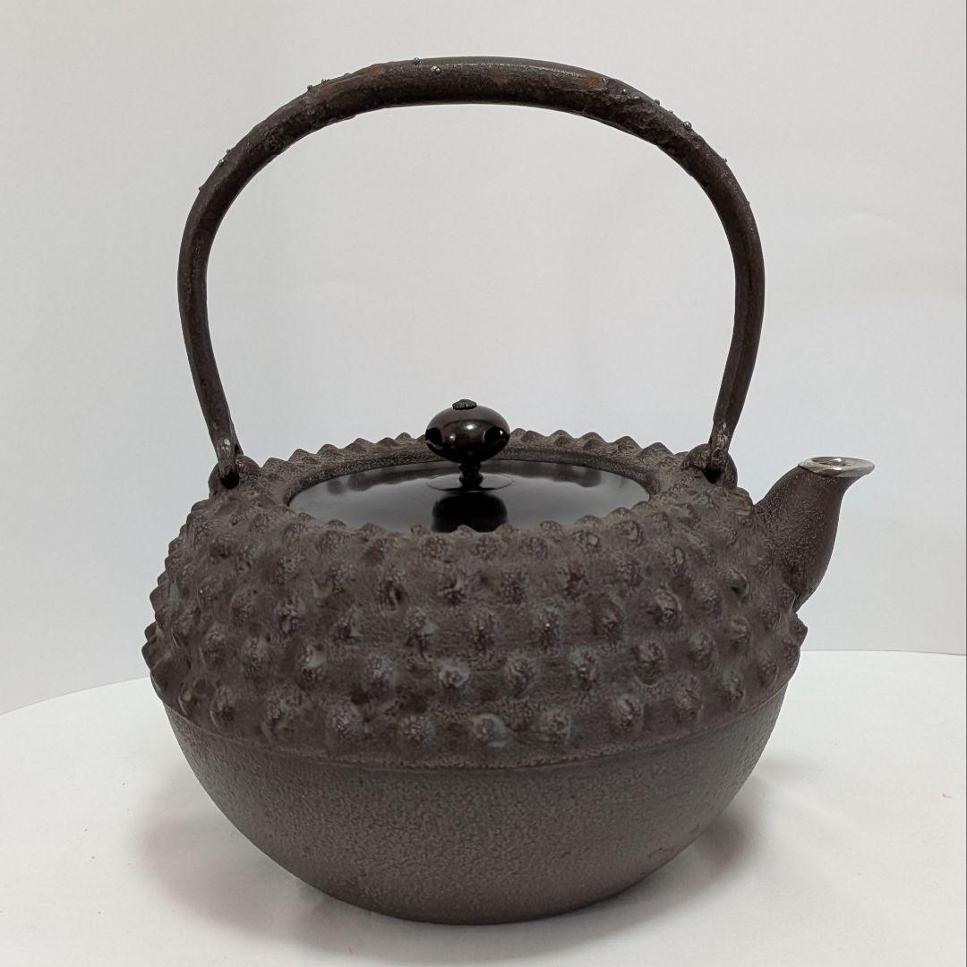 大霰あられ　鉄瓶　高橋敬典作 人間国宝　伝統工芸品　南部鉄器　　飾り蓋持ち手飾り