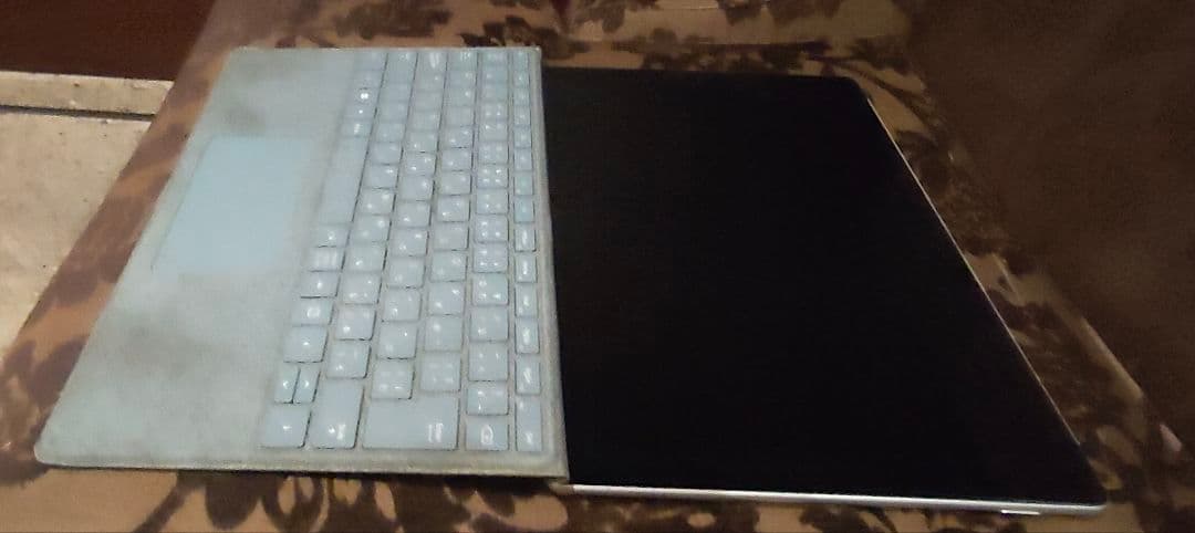 Microsoft Surface Pro 8 本体