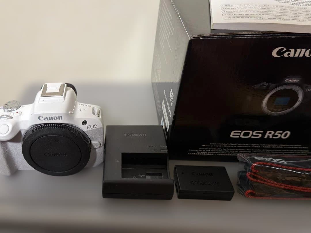ショット数約1,100回　EOS R50 ホワイト