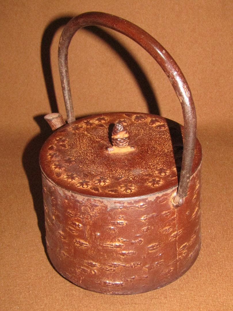 【南部鉄器　桜皮文鉄瓶　雅泉】郷土民芸　美品