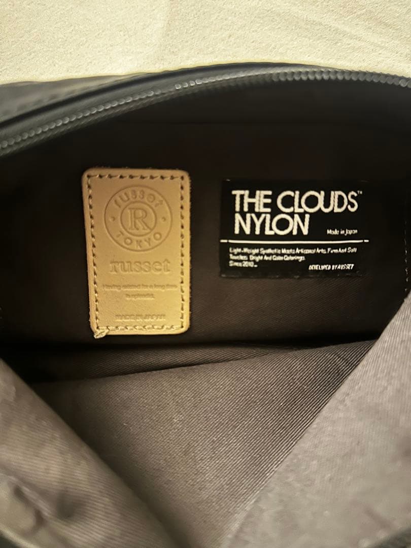 ラシット ナイロン ラウンドショルダーバッグ 金具シルバー　美品