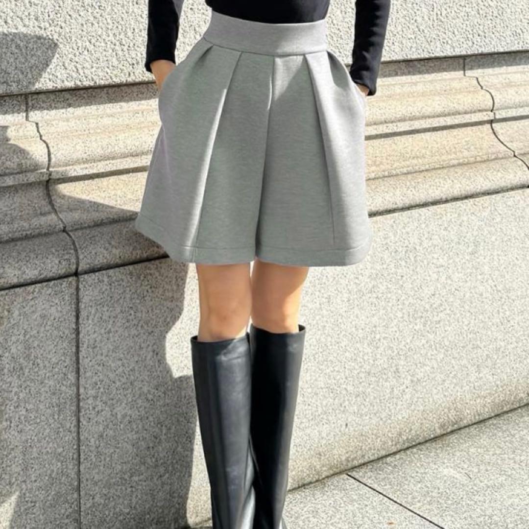 【新品未使用】JENNE 日本製美ラインストレッチキュロット　グレーS 25SS